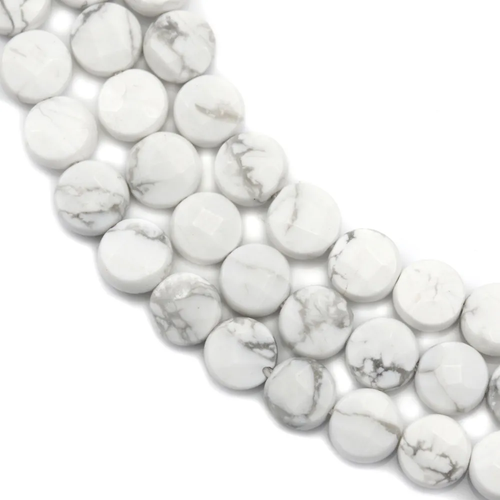 Howlite blanche, de forme ronde, plate et facetté 6mm x 40cm