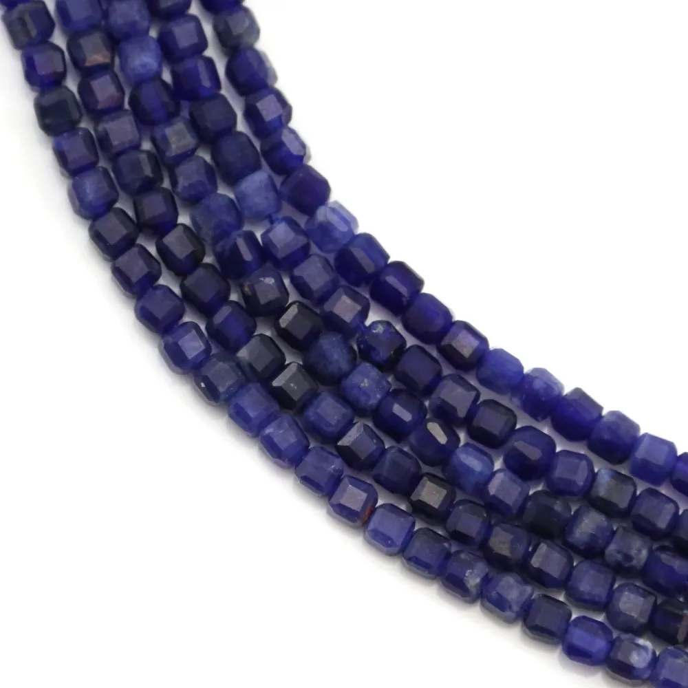 Sodalite, en forme de cube facette 2mm x 40cm