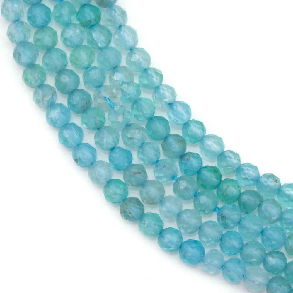 Apatite bleu clair, de forme ronde facetté, 3mm x 40cm