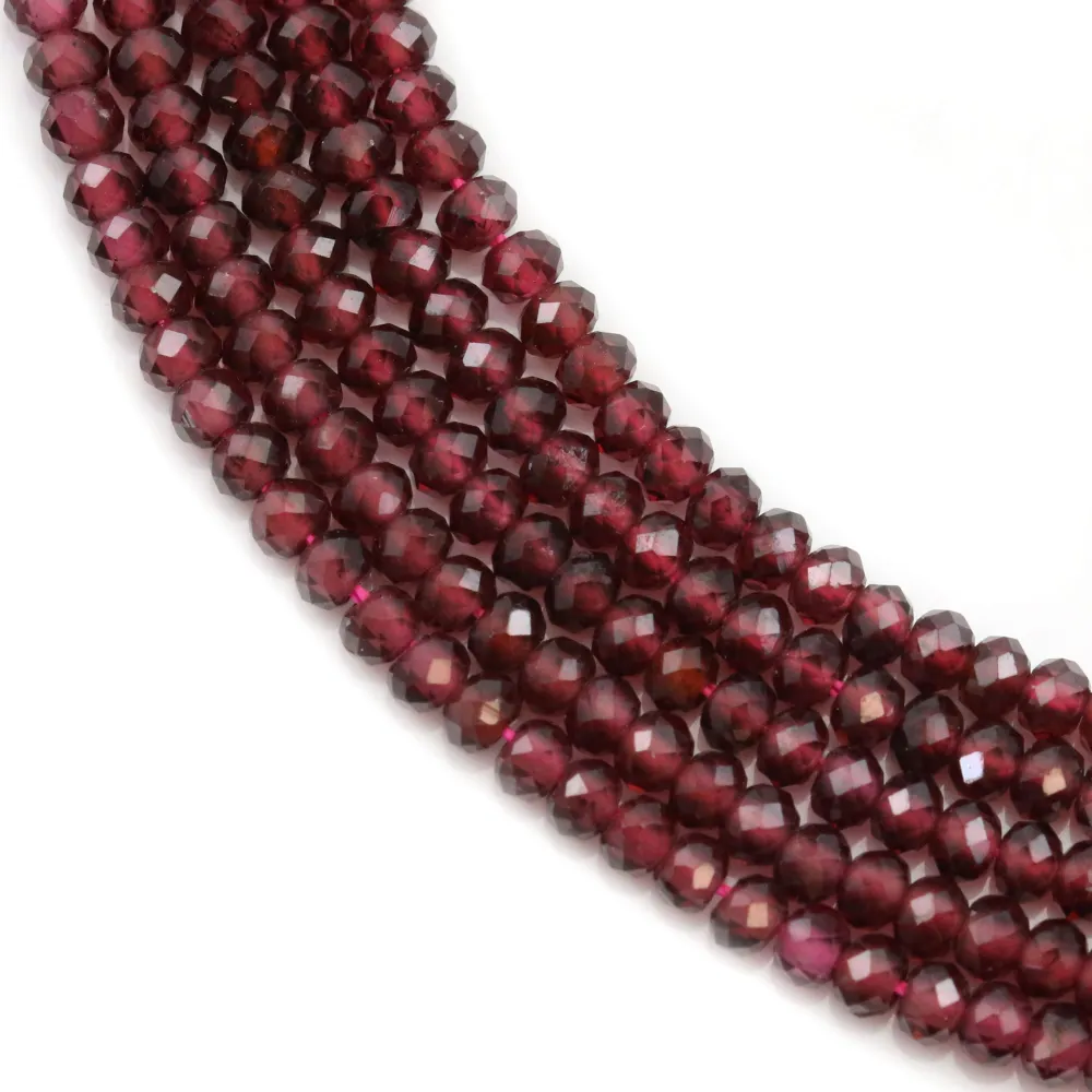 Grenat couleur lie de vin, en forme de rondelle facetté, de taille 2x3mm x 40cm
