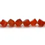 Agate teinté, de couleur rouge, en forme de cube 8mm x 40cm