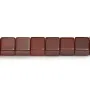 Agate teinté en rouge, de forme carré, mesurant 8mm x 40cm