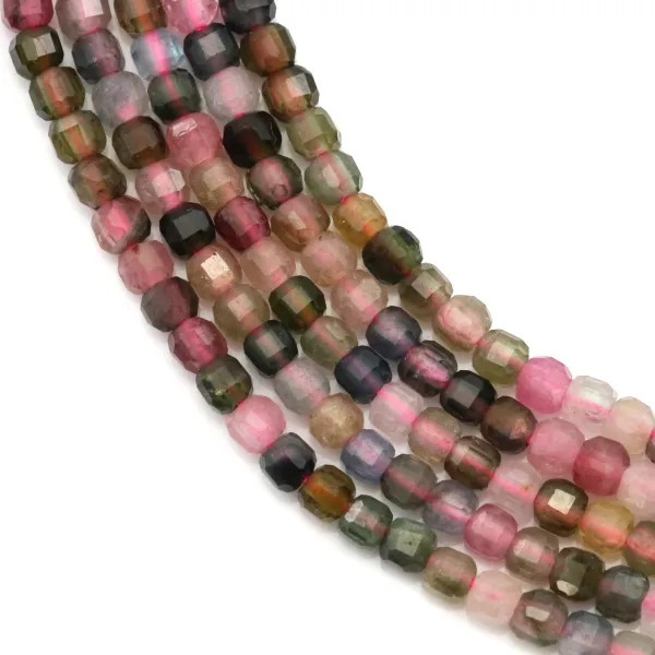 Tourmaline en forme de cube facette 2mm x 40cm