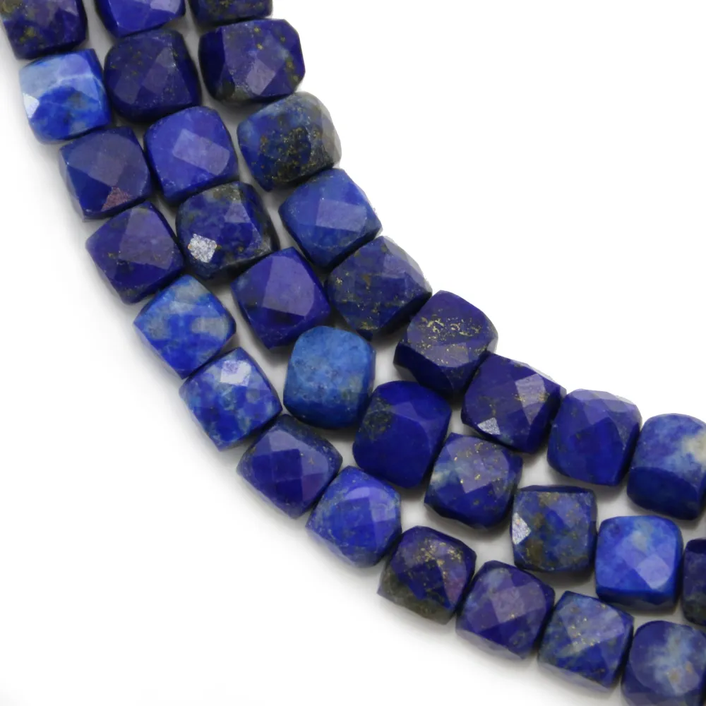 Lapis lazuli, de forme cube facetté, 5 mm x 40cm