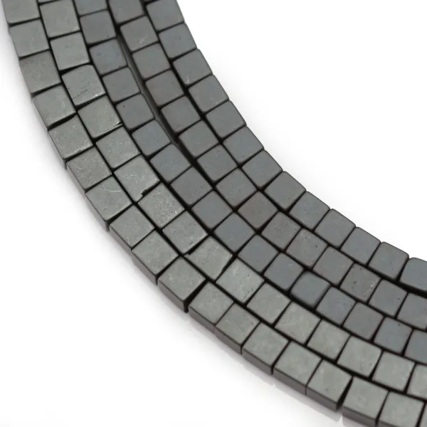 Hämatit matt Würfel 3mm x 40cm