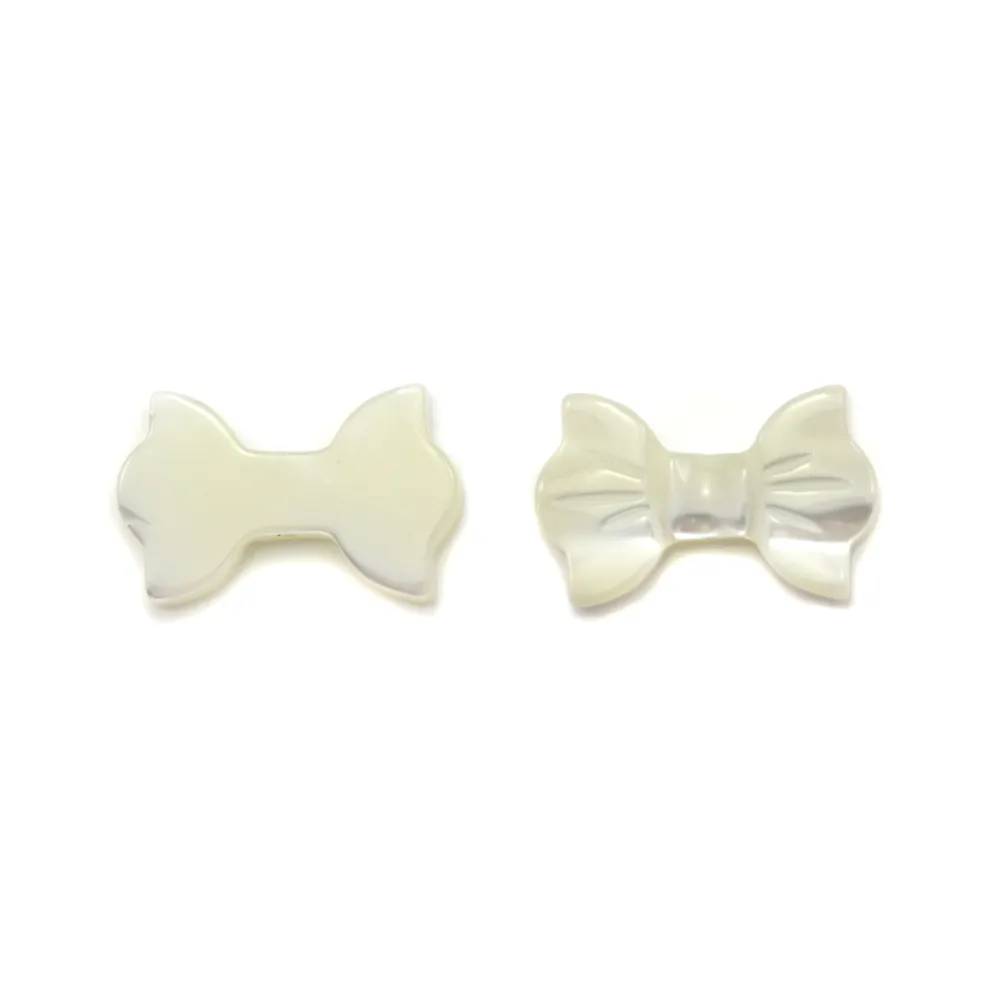 Nacre blanche en forme de noeud papillon 9x14mm x 1pc