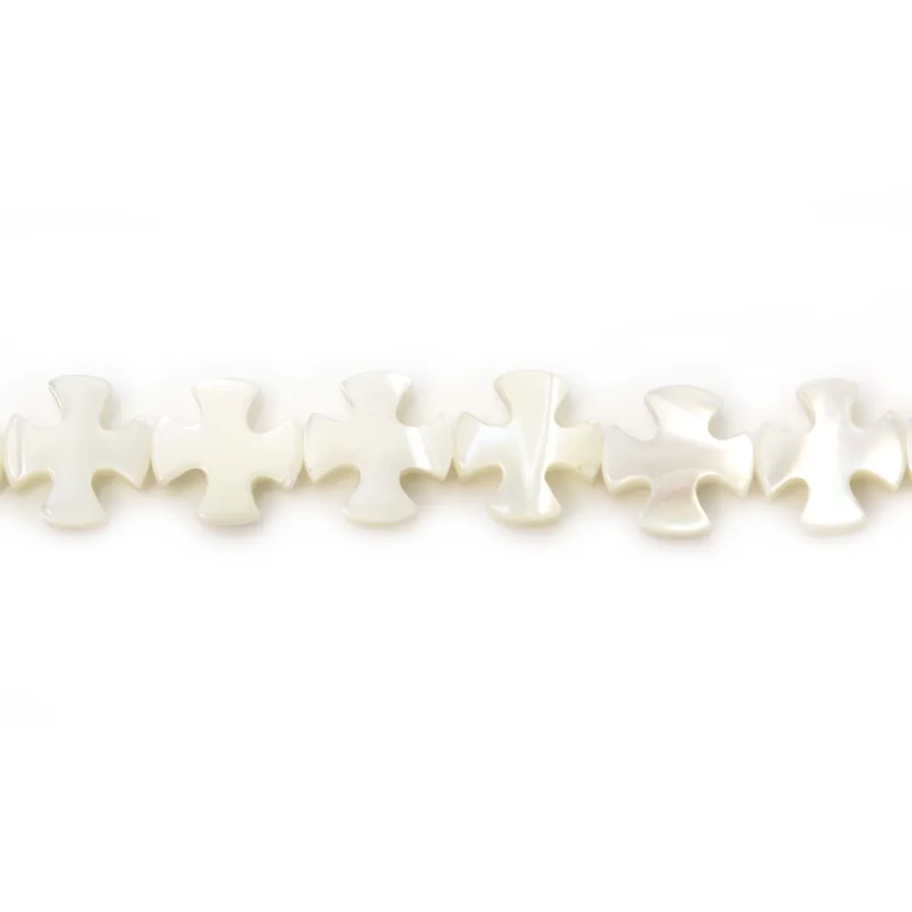 Nacre blanche en forme de croix sur fil 8mm x 40cm