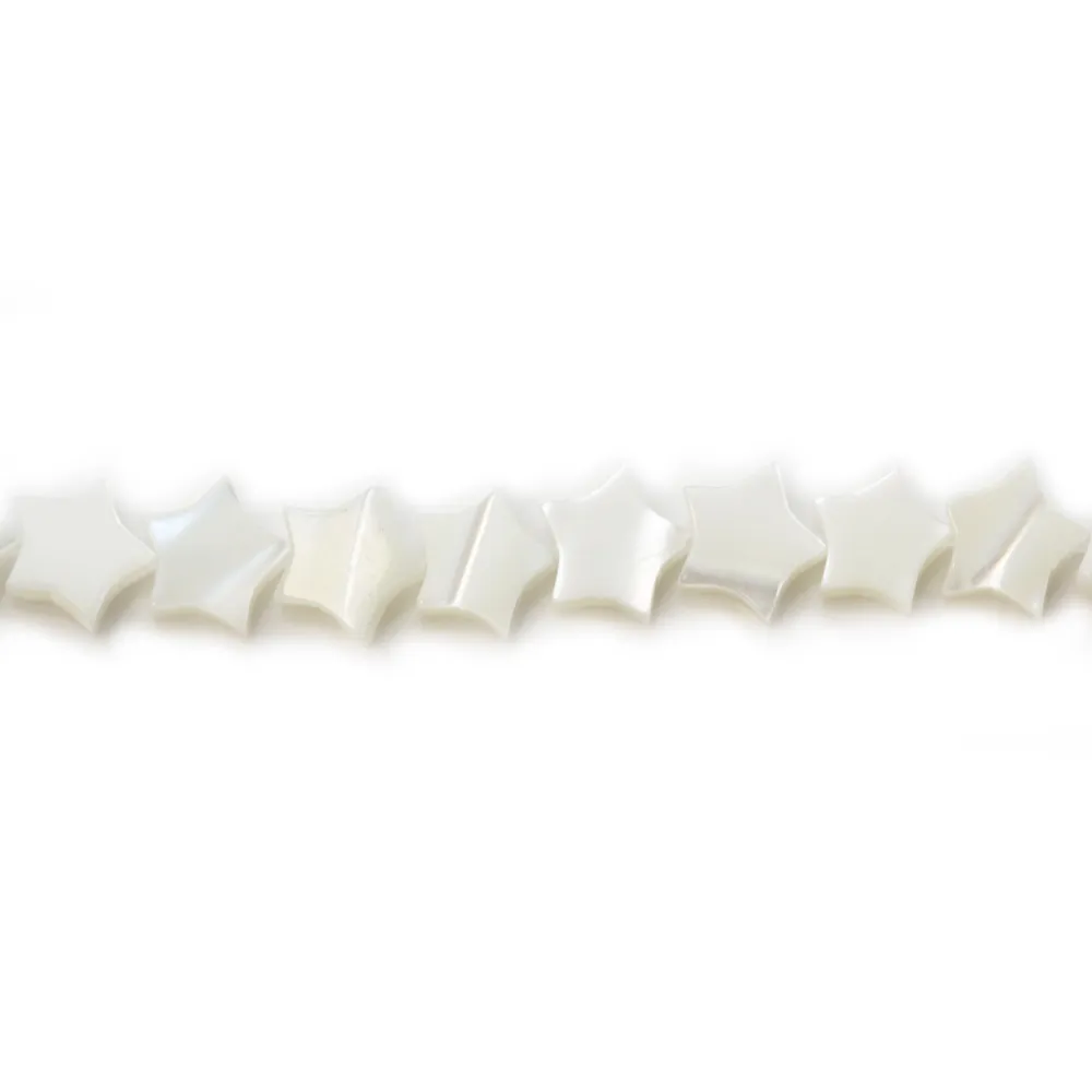 Nacre blanche en forme d'étoile sur fil 8mm x 40cm