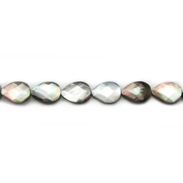 Nacre grise en goutte plate facettée sur fil 13x18mm x 40cm