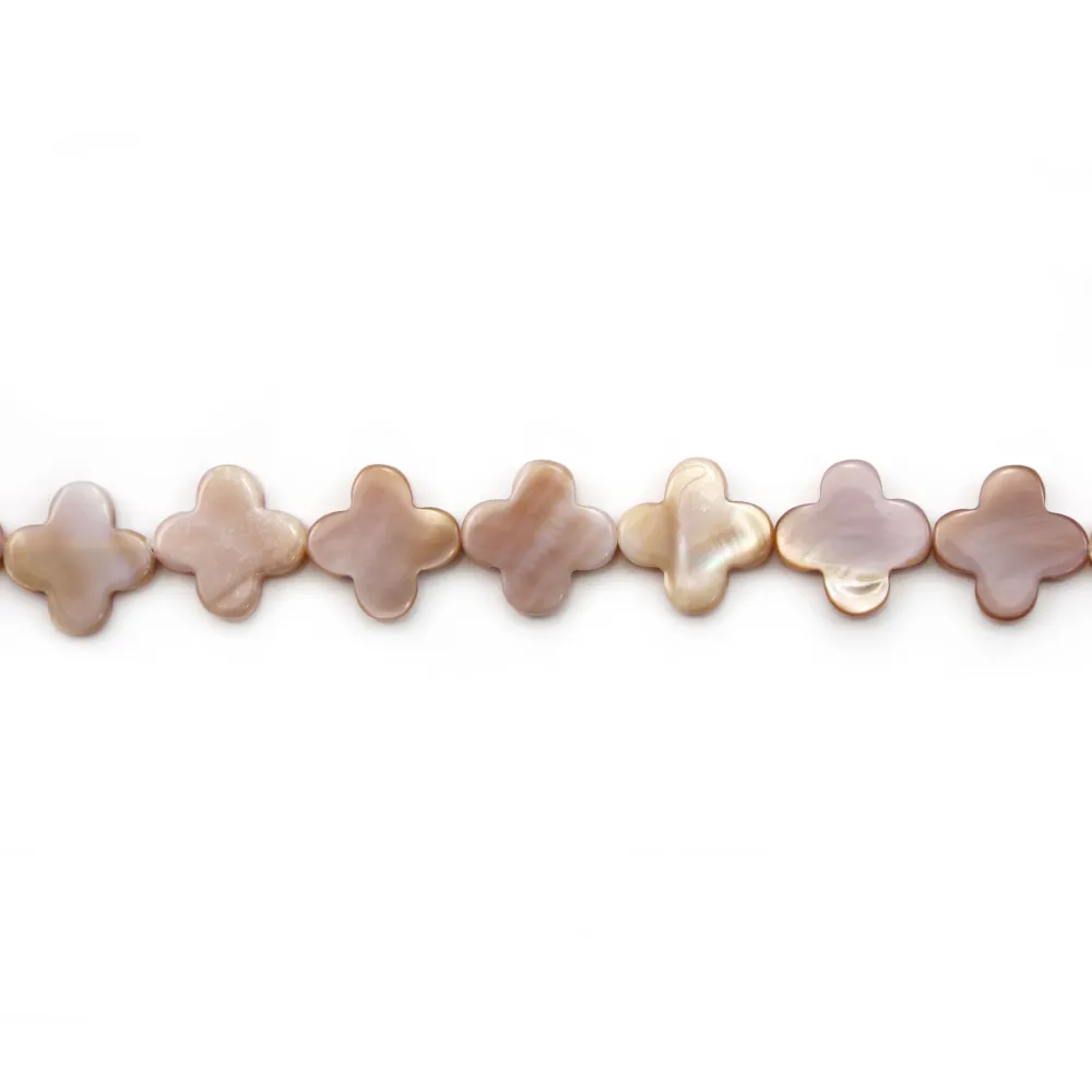 Nacre rose en forme de trèfle sur fil 13mm x 40cm
