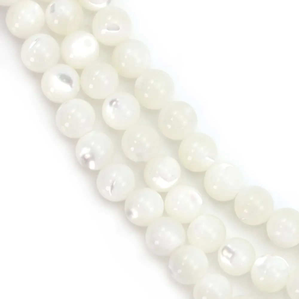 Nacre blanche en billes sur fil 4mm x 40cm