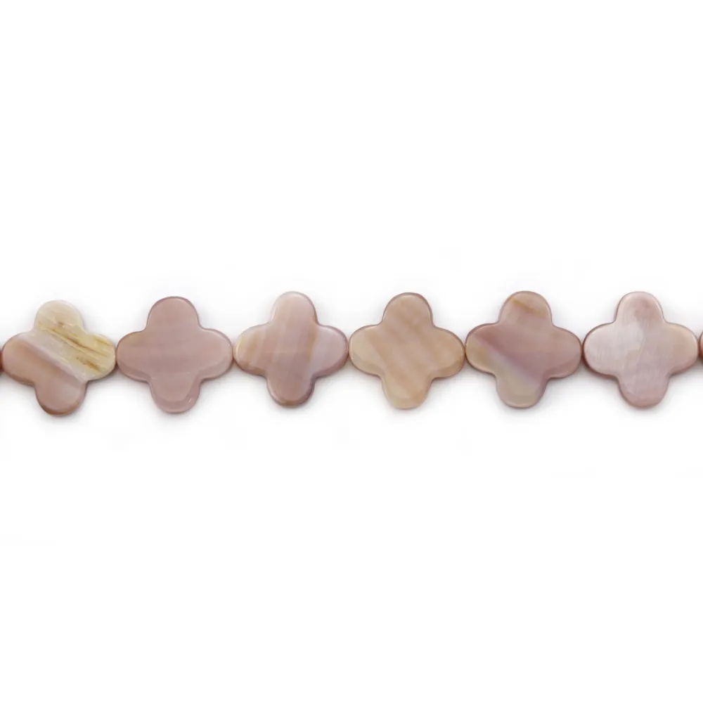 Nacre rose en forme de trèfle sur fil 18mm x 40cm