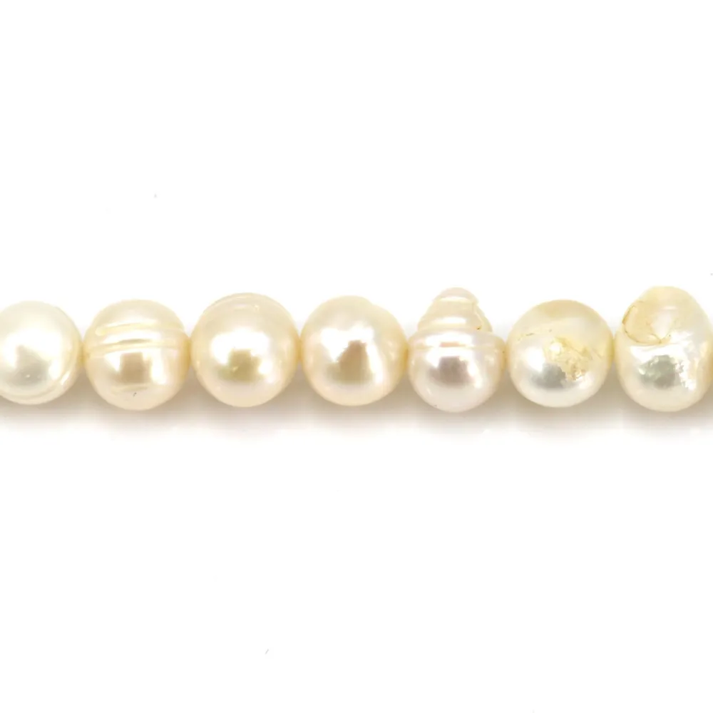 Freshwater cultured pearls, white, oval/irregular, 7-9mm x 40cm