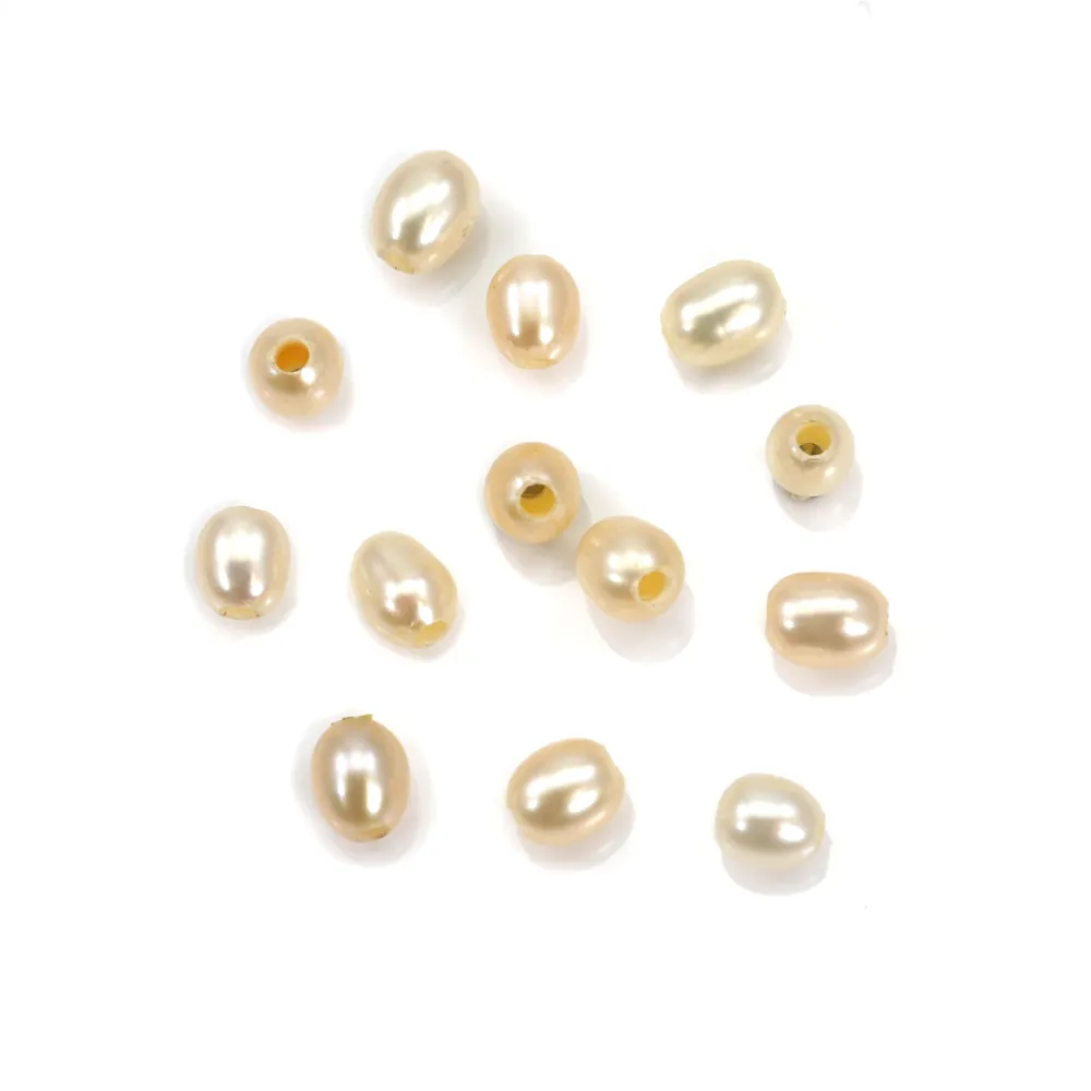 Pérola cultivada em água doce, salmão, azeitona, 4-4,5mm x 2pcs