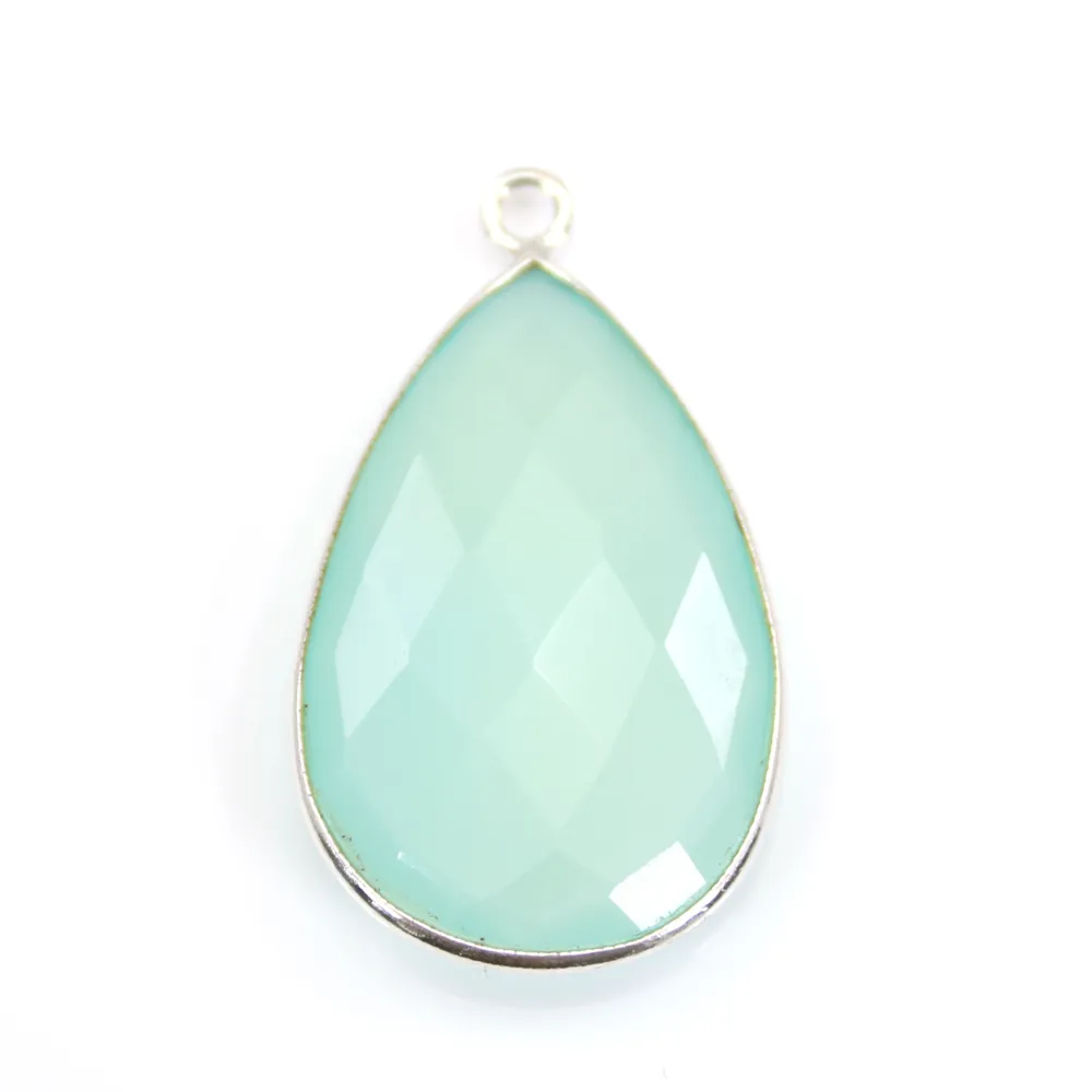 Labradorite pendant set in golden silver, in shape of a drop 21x31mm x 1pc