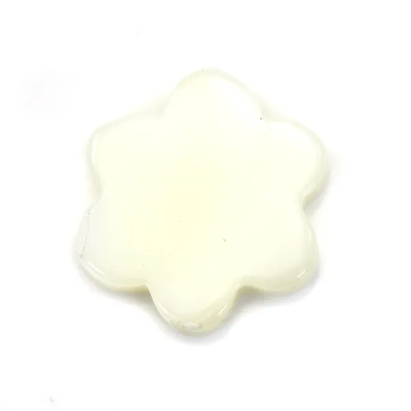 White mother-of-pearl 6-petal flower beads 12mm x 4pcs