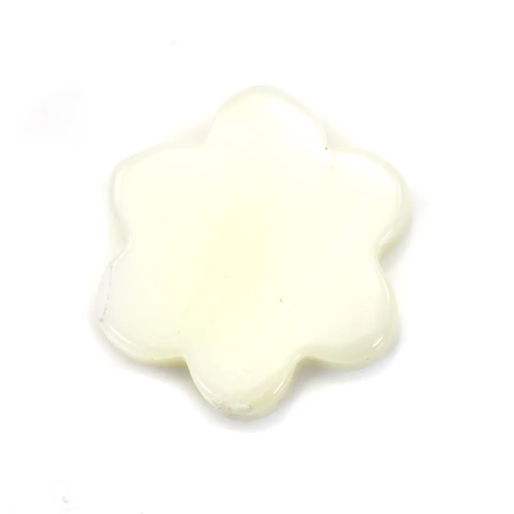 Nacre blache en forme de fleur à 6 pétales 12mm x 4pcs