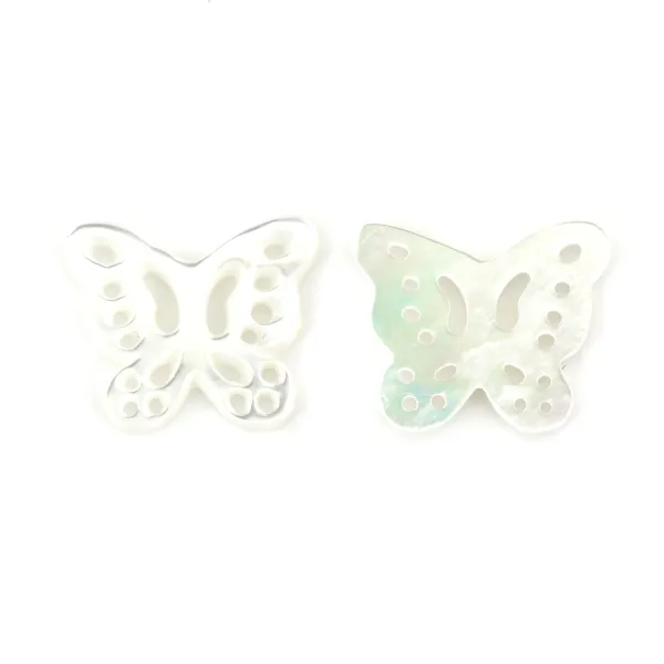 Nacre blanche ajourée en forme de papillon 9.5x11.5mm x 1pc