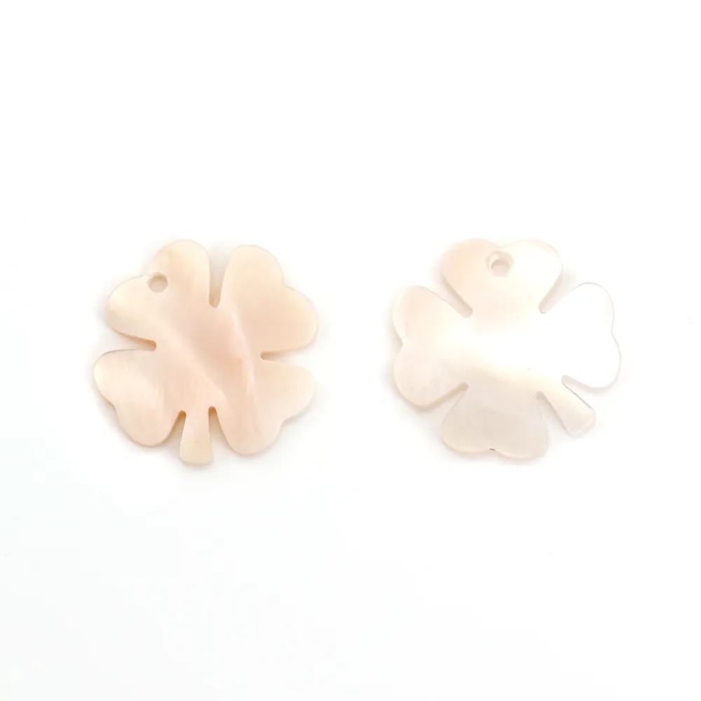 Nacre rose en forme de trèfle à 4 feuilles 13mm x 1pc