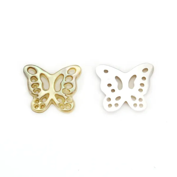 Nacre grise ajourée en forme de papillon 9.5x11.5mm x 1pc