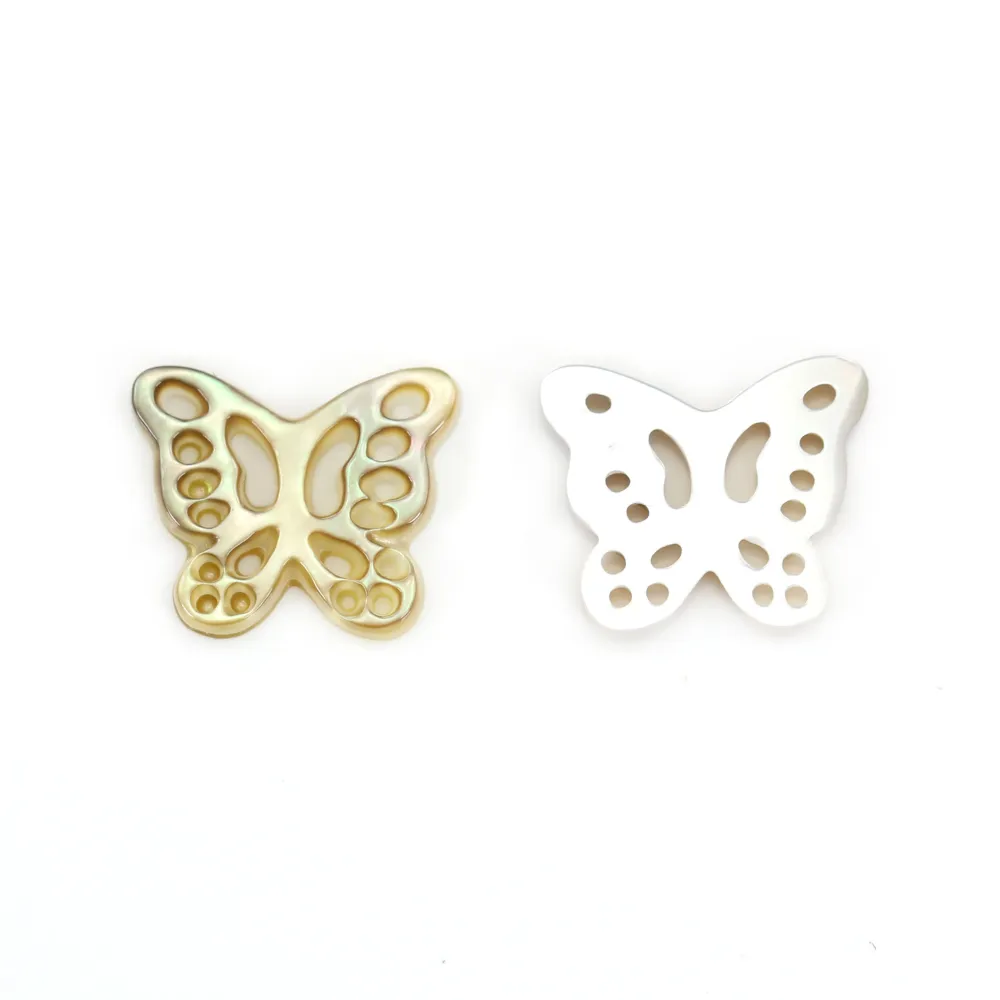 Nacre grise ajourée en forme de papillon 9.5x11.5mm x 1pc