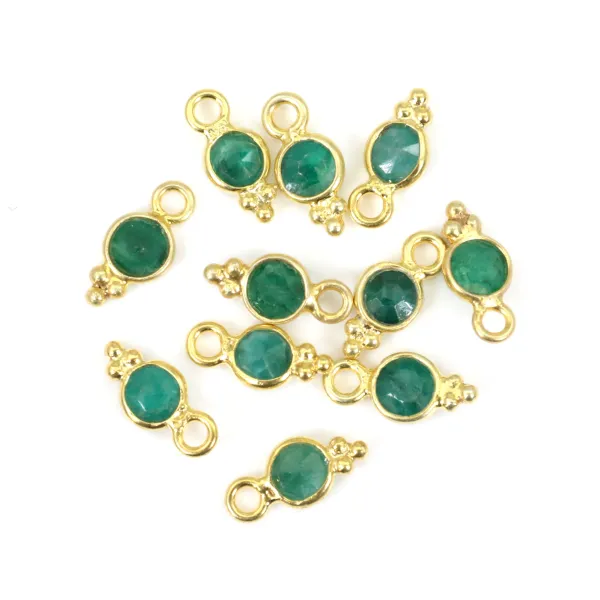 Charm Gemstone tinted emerald color round faceted set silver 925 gilded with fine gold 5x11mm x 1pc