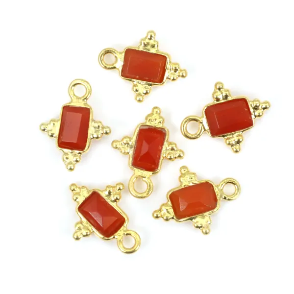 Charm retangular de cornalina em prata de lei 925 dourada 10x13mm x 1pc