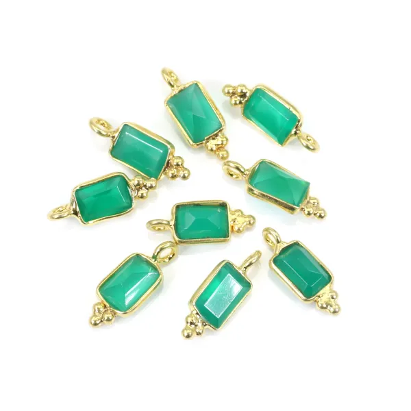 Amuleto retangular de ágata verde em prata de lei 925 com banho de ouro fino 5x13mm x 1 unidade