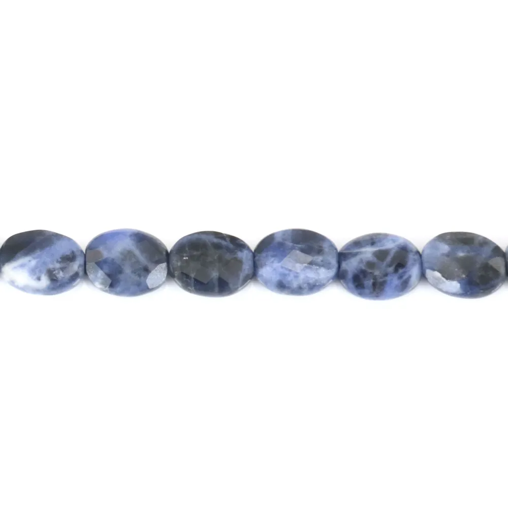 Quartz fumé ,en forme de oval facetté 6x8mm sur fil x 40cm