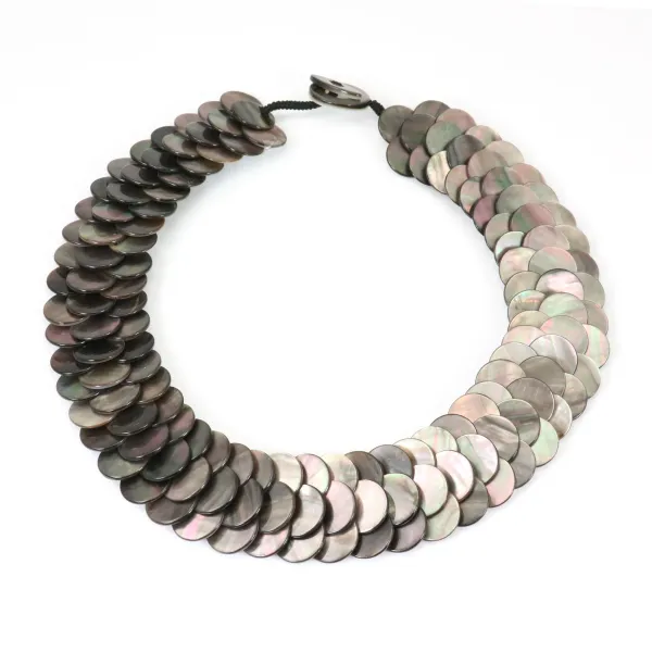 Collier simple nacre grise 