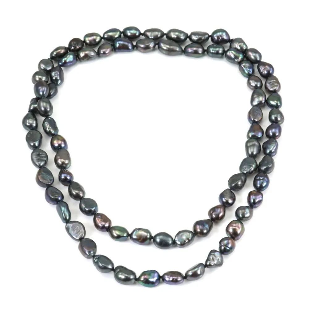 Sautoir en perles d'eau douce bleu foncé de forme ovale, mesurant 8x10mm x 1pc