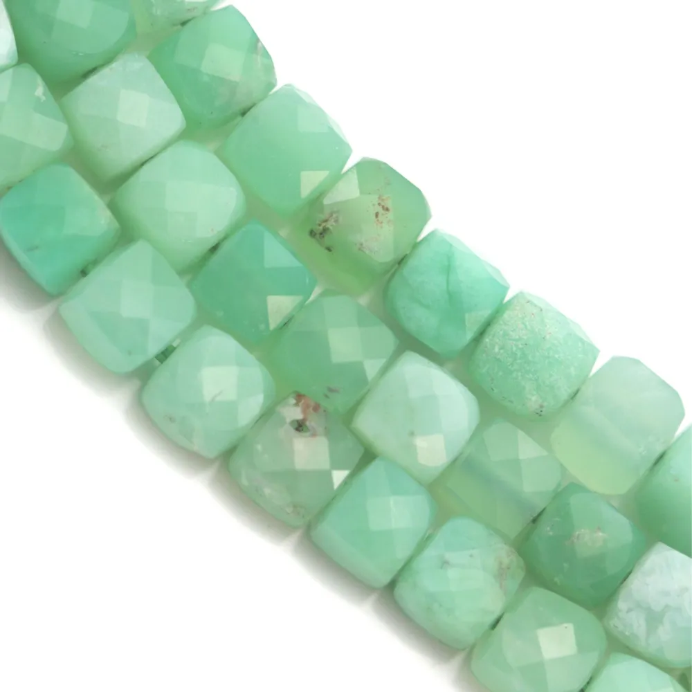 Chrysoprase in the shape of a faceted round, 2 * 2.5mm x 40cm