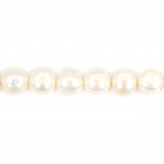 White freshwater cultured pearls, 9-10mm x 39cm