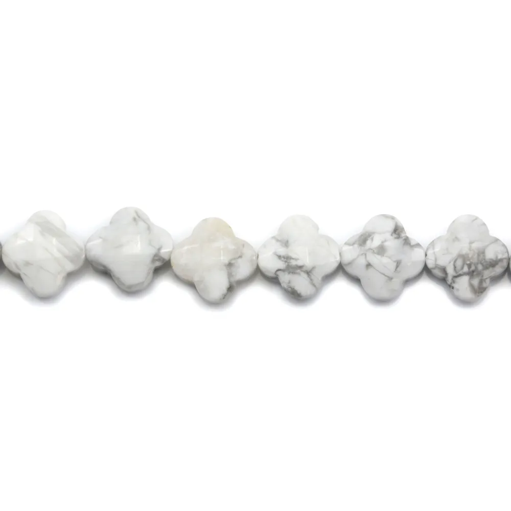 Howlite trèfle facetté 10mm x 40cm