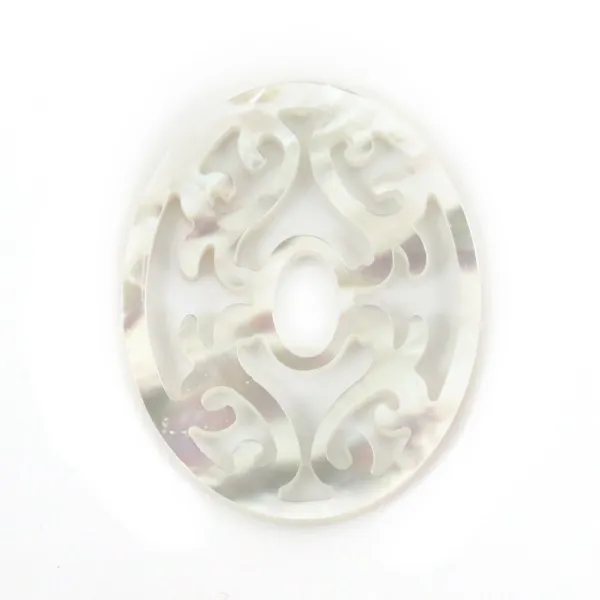 White oval mother-of-pearl with openwork 24x30mm x 1pc