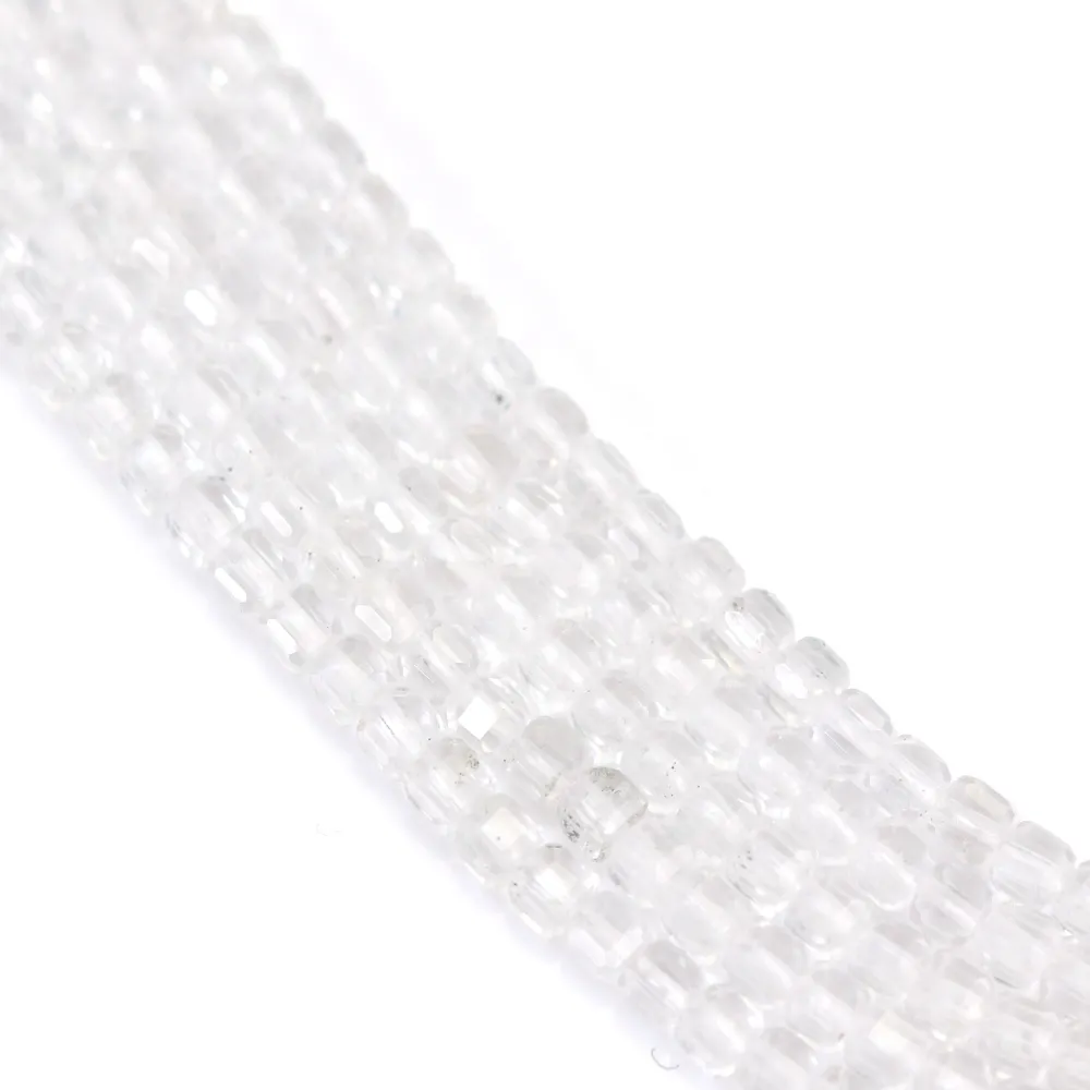 Cristal de roche cube facetté 2.5mm x 39cm