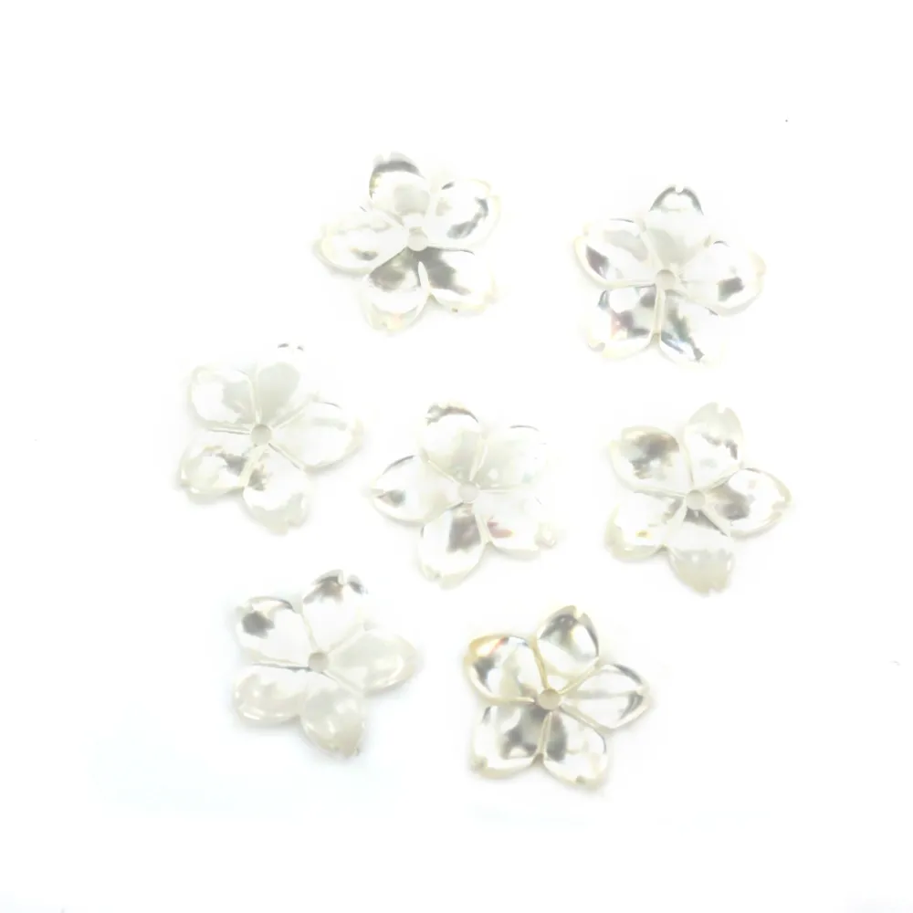 Nacre blanche en fleur à 5 pétales 10mm x 1pc