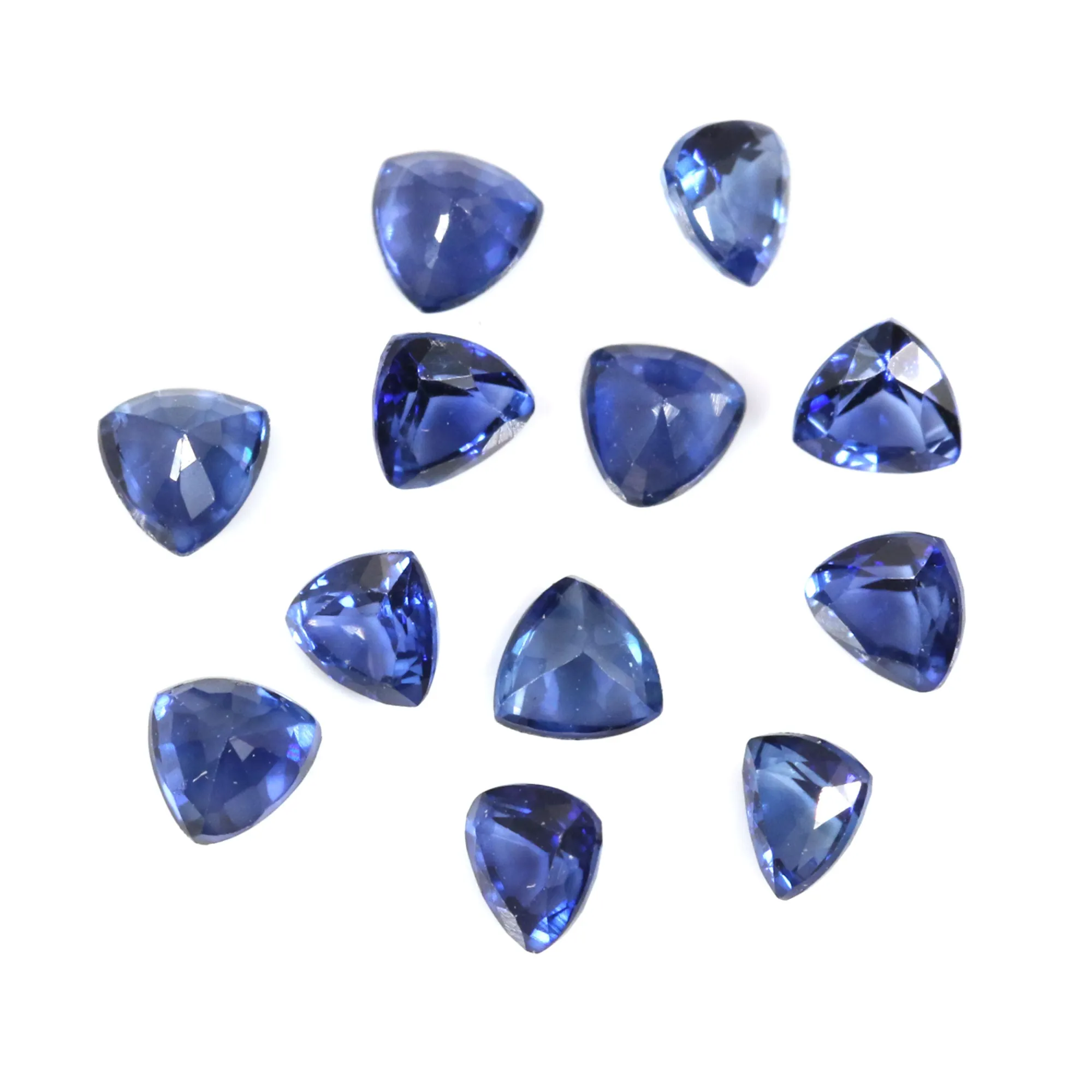 Saphir Bleu Synthétique Taille Trillion 0.3ct/4mm Qualité AAAAA+ - Parfait état
