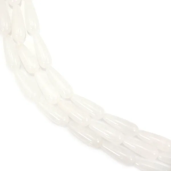 Jade blanc goutte 6x16mm x 40cm