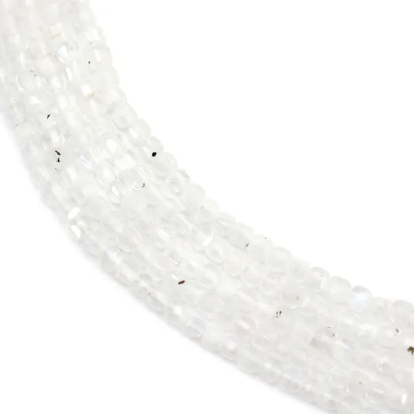 Mondstein facettierter Würfel 2mm x 39cm