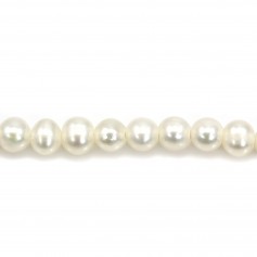 Freshwater cultured pearls, white, half-round 3mm x 40cm