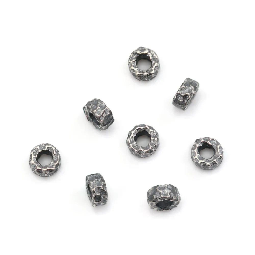Pérola intercalaire disco martelado 2x4mm - Prata 925 nielada x 4 unid.