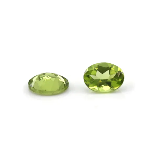 Peridot set, oval cut, 4x6mm x 1pc