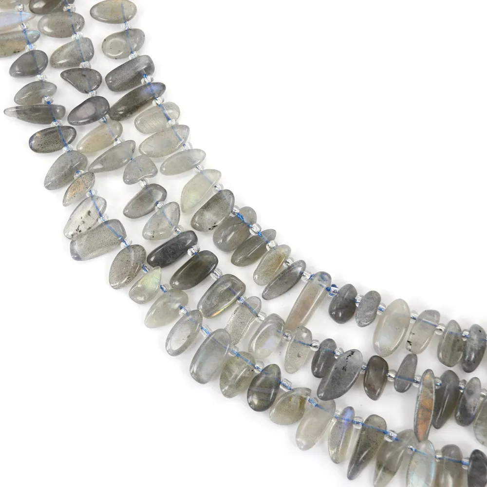 Perline a forma di scheggia allungata in Labradorite grigia su filo