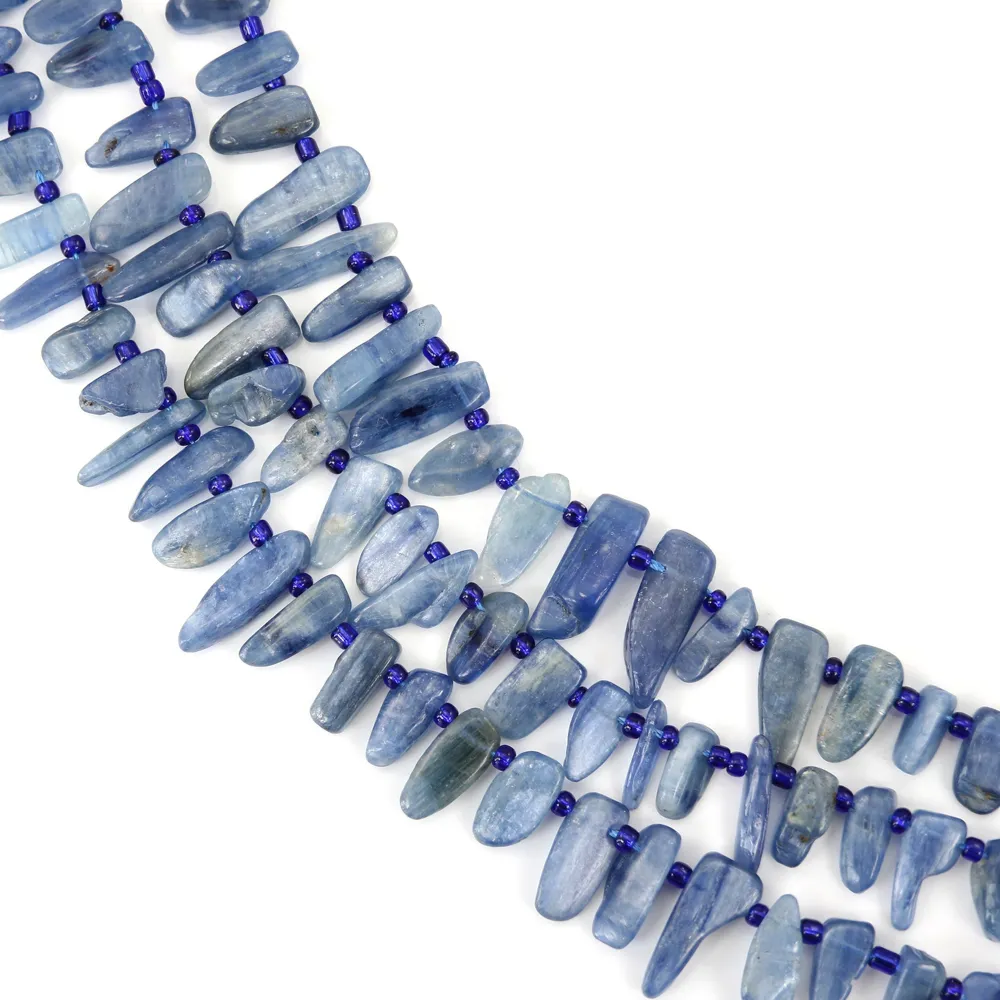 Verlängerte Splitterperlen aus natürlichem blauem Kyanit auf Faden