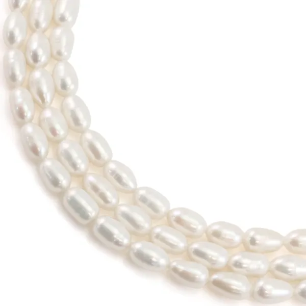 White Freshwater cultured Pearl, in olive shape 6-7mm x 38cm