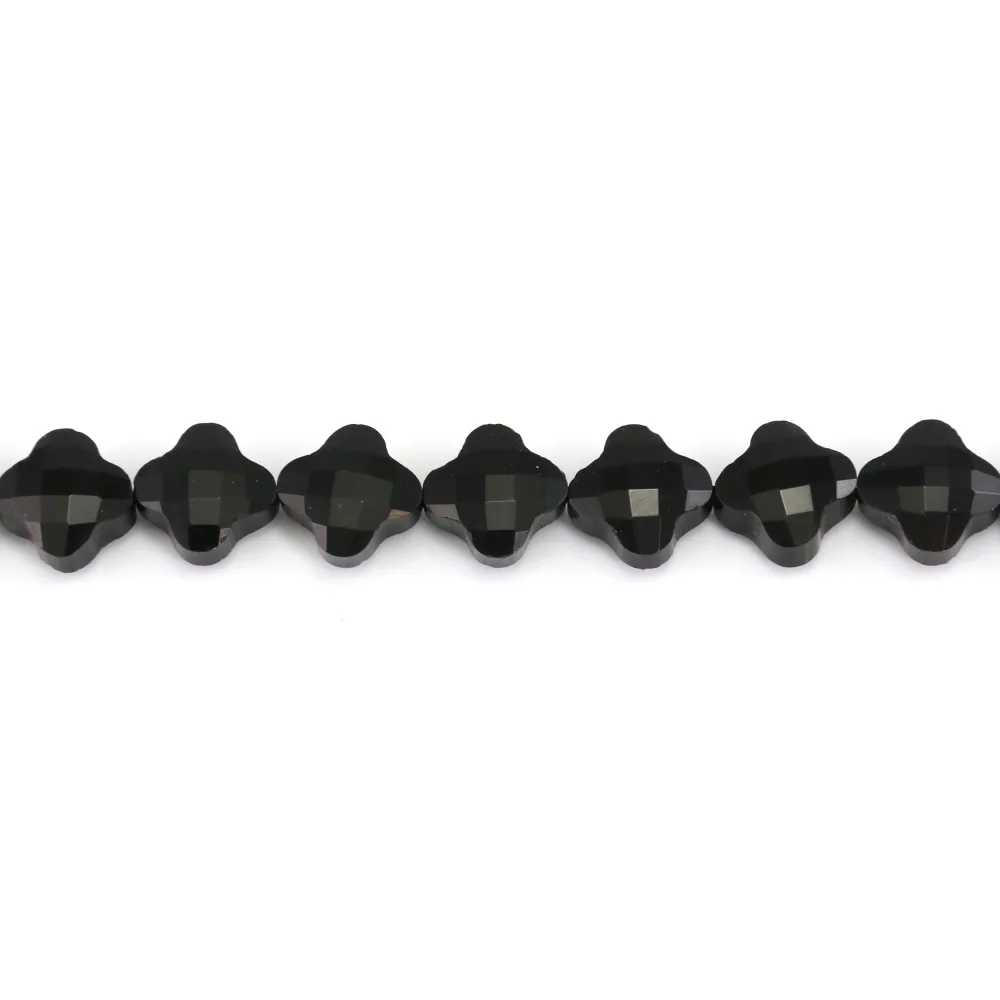 Onyx noir trèfle facetté 10mm x 40cm