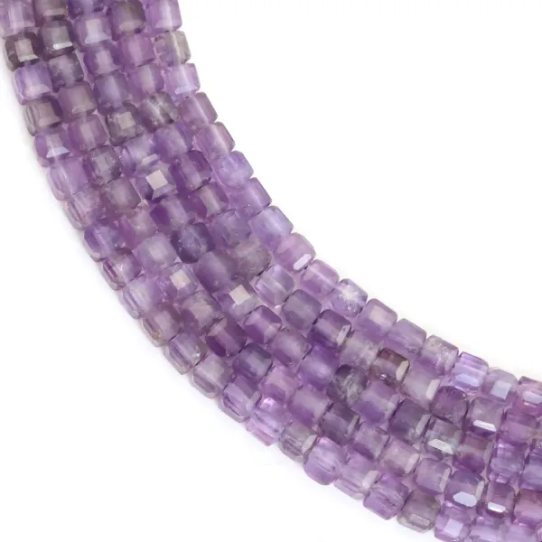 Klarer Amethyst facettierter Würfel 3mm x 39cm