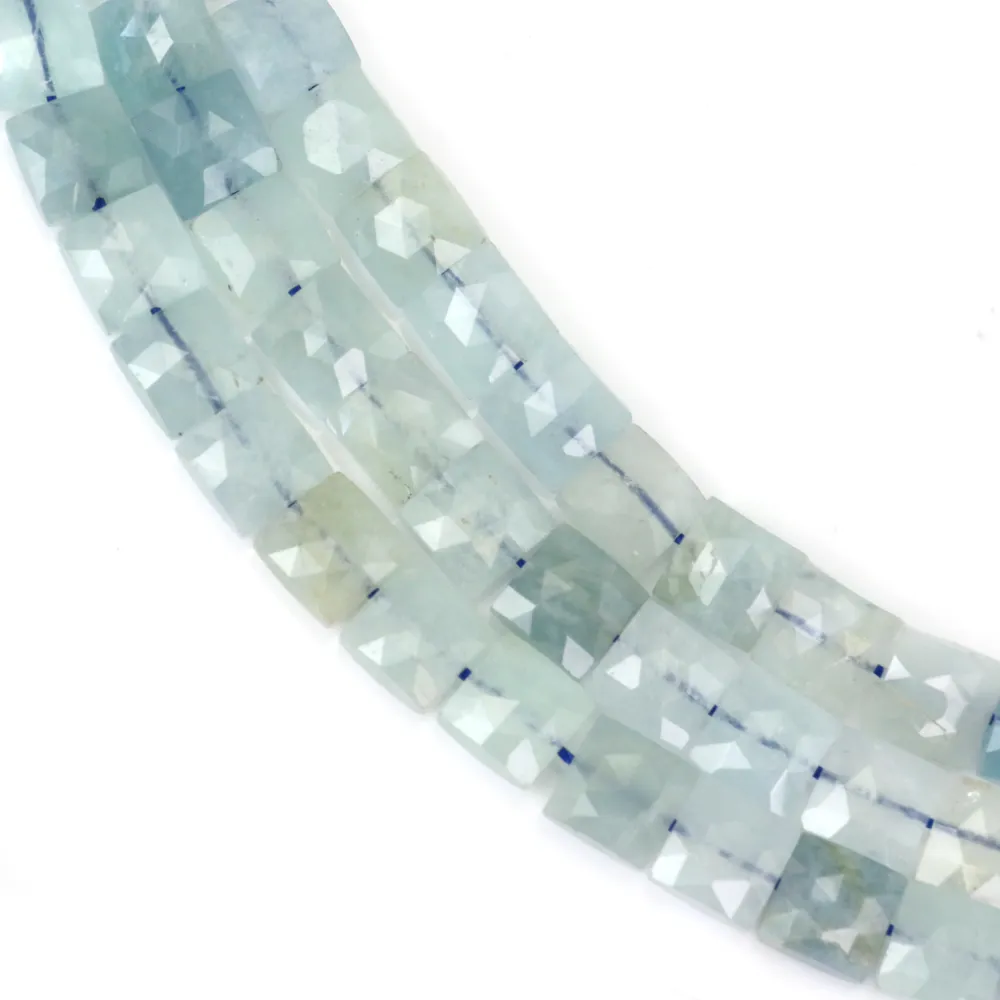 Acquamarina quadrata sfaccettata 8mm x 38cm