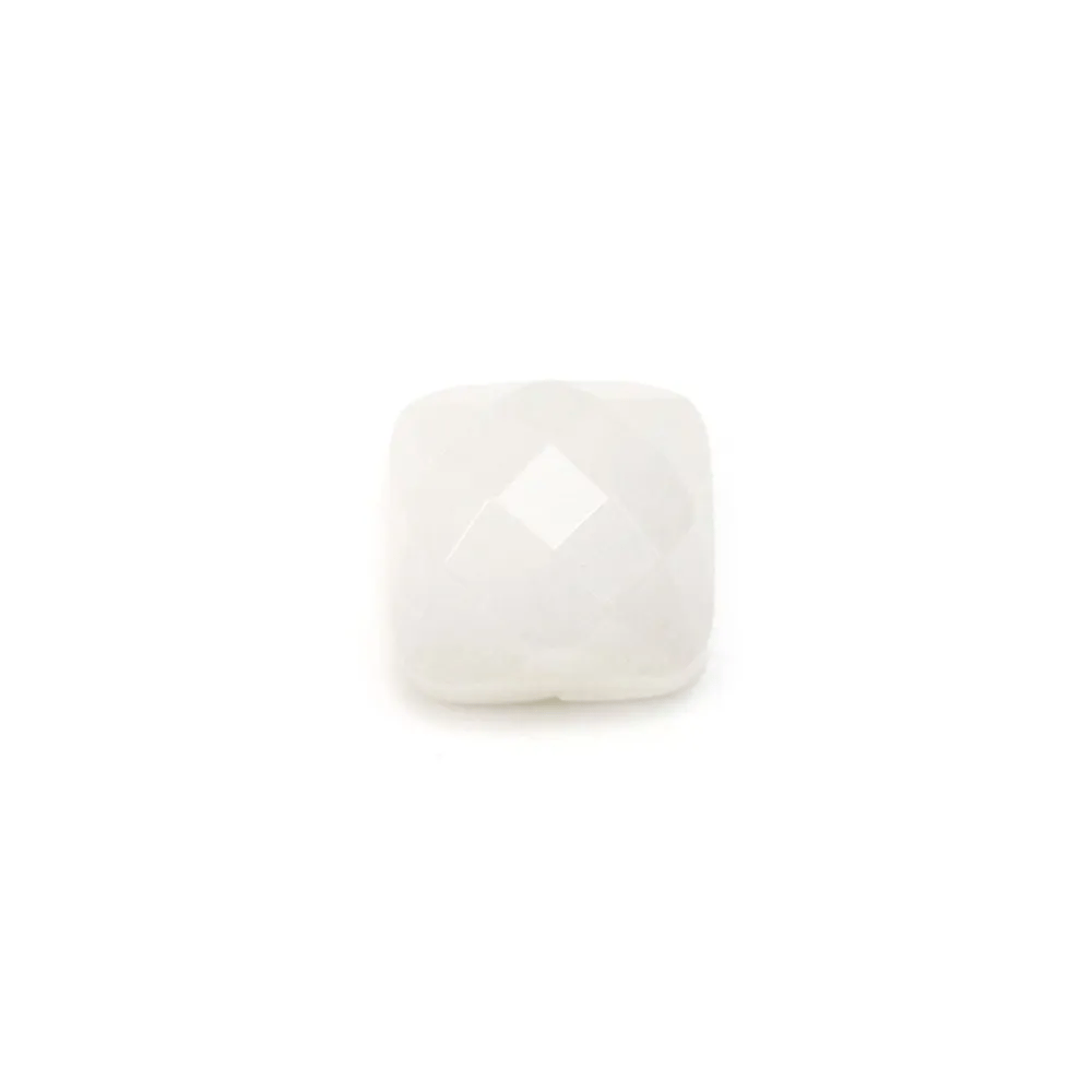 Cabochon de jade blanc, de forme carré facetté 10mm x 1pc